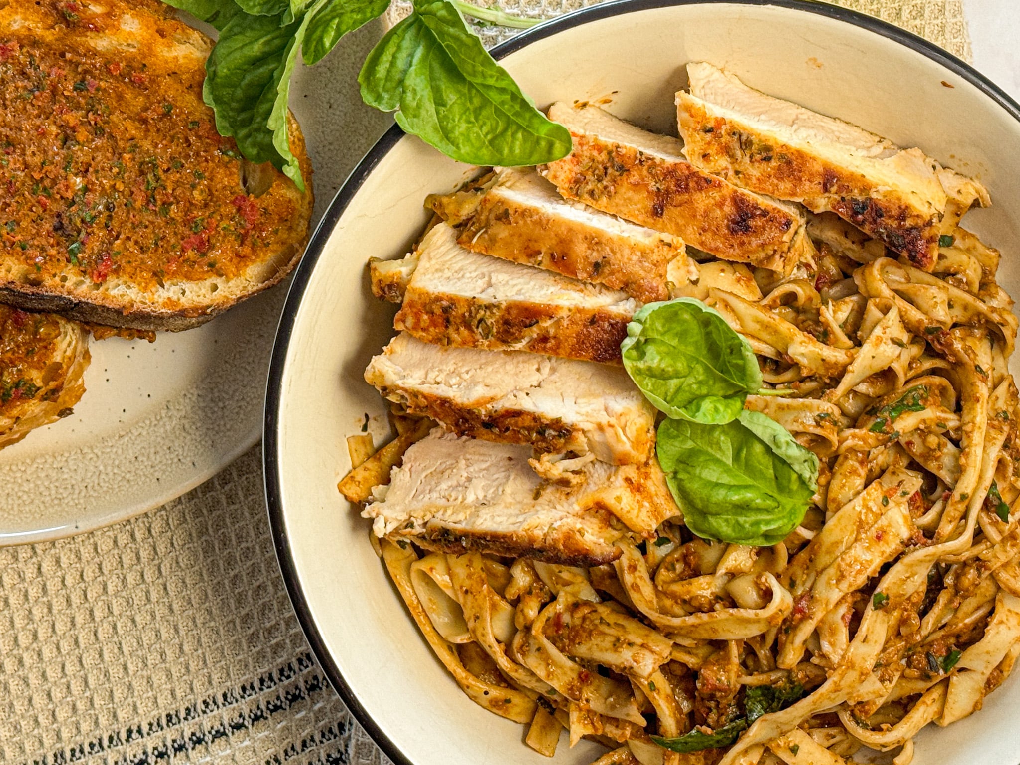 Sun-Dried Tomato Pesto Linguini